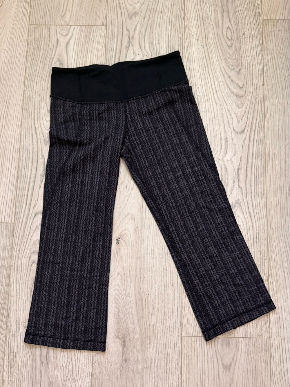 Lulu Patterned Capris